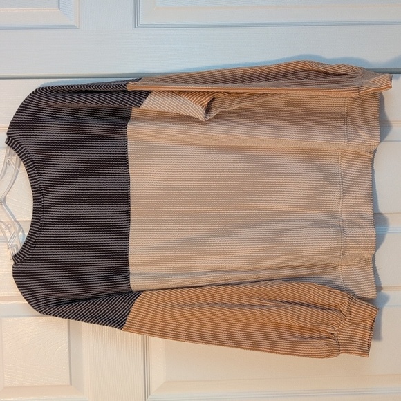 Anyshow Colorblock Ribbed Long-sleeve Crewneck Top NWT - Picture 7 of 8